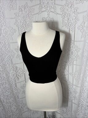 Source Unknown Black Ribbed V-Neck Crop Tank